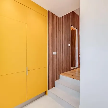 Cozy Coastal Getaway 3Br Apartment In Estoril Exterior photo