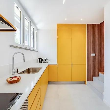 Cozy Coastal Getaway 3Br Apartment In Estoril Exterior photo
