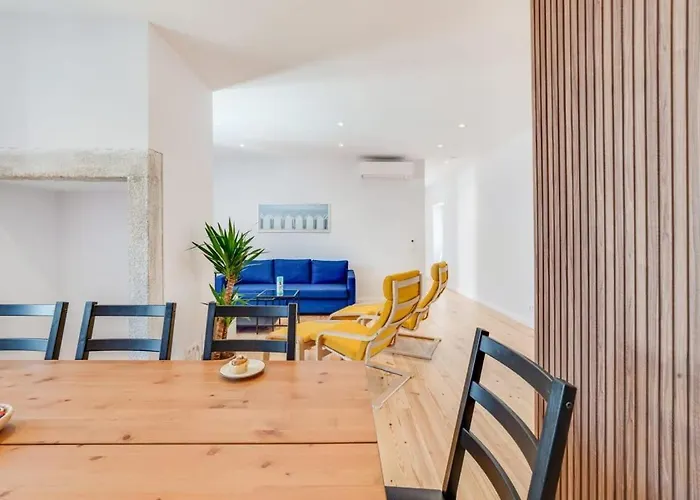 Cozy Coastal Getaway 3Br Apartment In Estoril