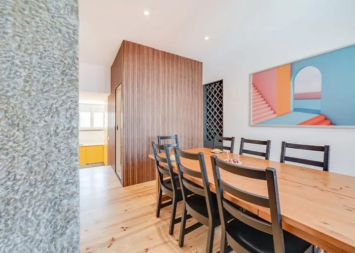 Cozy Coastal Getaway 3Br Apartment In Estoril