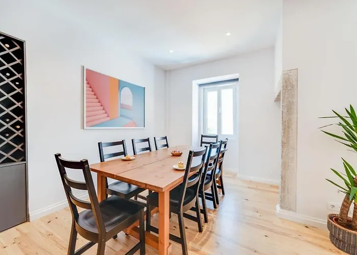 Cozy Coastal Getaway 3Br Apartment In Estoril